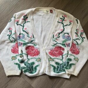VINTAGE 90s white floral knit cardigan